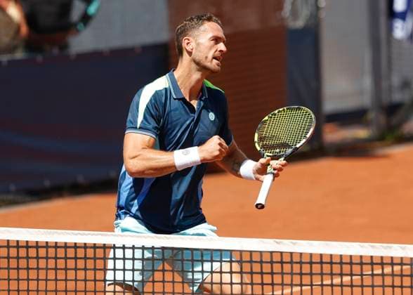 Albano Olivetti makes fist and cheers,Cheers,Joy,Emotion, David Vega Hernandez, Mens Doubles Copyright: xJuergenxHasenkopfx