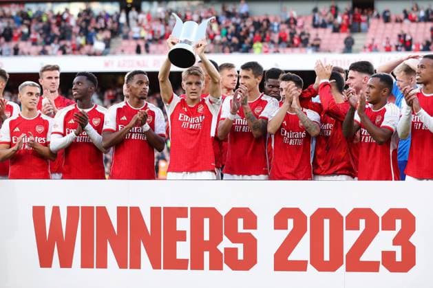 Bilder des Jahres 2023, Sport 08 August Sport Themen der Woche KW31 Sport Bilder des Tages Arsenal v Monaco 02 August 2023, London - The Emirates Cup - Arsenal v Monaco - Martin Odegaard of Arsenal celebrates winning the Emirates Cup with his team mates - Photo: Jacques Feeney Offside. London UK *** Arsenal gegen Monaco 02. August 2023, London Der Emirates Cup Arsenal gegen Monaco Martin Odegaard von Arsenal feiert den Gewinn des Emirates Cup mit seinen Mannschaftskameraden Foto Jacques Feeney Offside London UK  Copyright: xJacquesxFeeneyx xOffsidexOffside