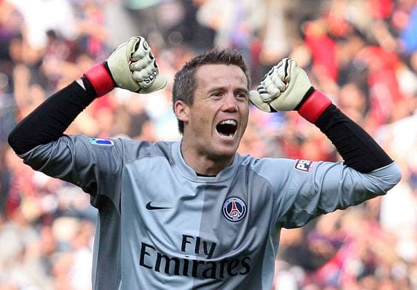Soccer - French Championship , PSG vs Olympic Lyonnais in Paris Psg s goalkeeper Mickael Landreau celebrates the opening goal during the French Championship , PSG vs Olympic Lyonnais at the Parc des Princes stadium in Paris, France, on May 5, 2007. The game ended in a draw 1-1. Photo by Gouhier-Taamallah Cameleon ABACAPRESS.COM Paris France  Copyright: xGouhier-Taamallah ABACAx 121815_22 Gouhier-Taamallah ABACAx 121815_22