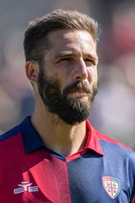 Cagliari Calcio v Como 1907 - Friendly Leonardo Pavoletti of Cagliari Calcio looks on prior to the pre-season friendly football match between Cagliari Calcio and Como 1907. Chatillon Italy Copyright: xNicolòxCampox