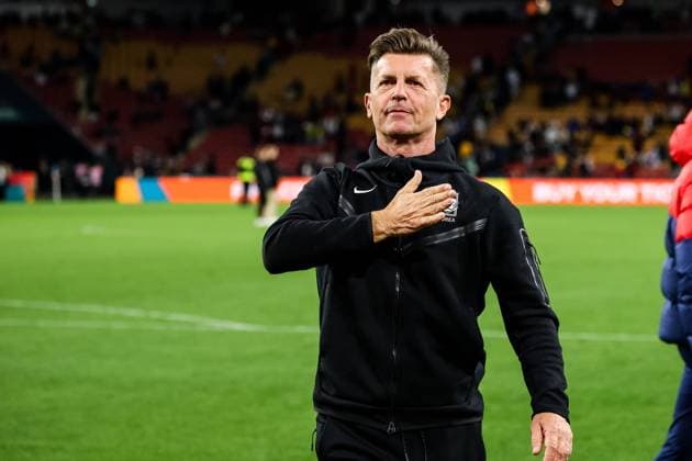 FIFA Womens World Cup 2023 South Korea Germany 03 08 2023 Colin Bell head coach South Korea cheers towards crowd after draw FIFA Womens World Cup 2023 South Korea Germany Brisbane Meaanjin, Suncorp Stadium, 03 08 2023 Copyright: xBEAUTIFULxSPORTS Jonesx
