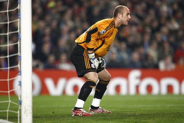 Soccer - Champions League first knockout round, first leg soccer match, FC Barcelona, Barca vs FC Liverpool in Barcelona Liverpool s goalkeeper Pepe Reina during the UEFA Champions League first knockout round, first leg soccer match, FC Barcelona vs FC Liverpool at the Camp Nou stadium in Barcelona, Spain on February 21, 2007. Liverpool won 2-1. Photo by Christian Liewig ABACAPRESS.COM Barcelona Spain  Copyright: xLiewigxChristian ABACAx 116435_22 LiewigxChristian ABACAx 116435_22