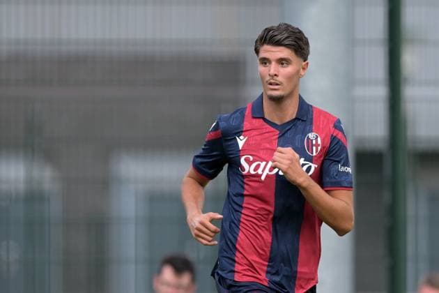 UTRECHT - Oussama el Azzouzi of Bologna FC during the friendly match between FC Utrecht and Bologna FC at sports complex Zoudenbalch on August 2, 2023 in Utrecht, Netherlands. AP Dutch Height Pre-Season Friendly 2023 2024 xVIxANPxSportx xGerritxvanxKeulenxIVx 474861505 originalFilename: 474861505.jpg