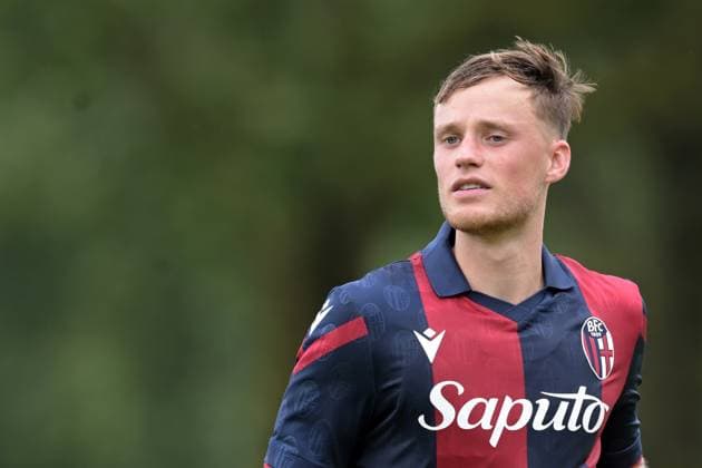 UTRECHT - Sam Beukema of Bologna FC during the friendly match between FC Utrecht and Bologna FC at sports complex Zoudenbalch on August 2, 2023 in Utrecht, Netherlands. AP Dutch Height Pre-Season Friendly 2023 2024 xVIxANPxSportx xGerritxvanxKeulenxIVx 474862493 originalFilename: 474862493.jpg