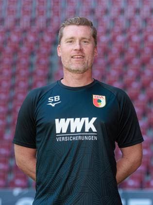 Sebastian Block FC Augsburg 1 BL, portrait date 2023 2024