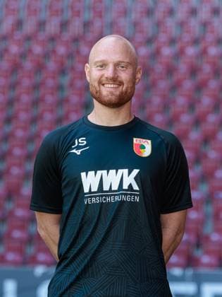 Jonas Scheuermann FC Augsburg 1 BL, portrait date 2023 2024