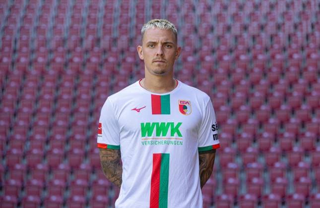 Phillip Tietz FC Augsburg 1 BL, portrait date 2023 2024