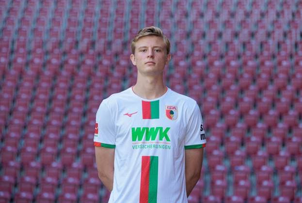 Frederik Winther FC Augsburg 1 BL, portrait date 2023 2024