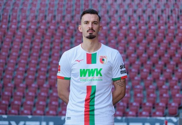 Mergim Berisha FC Augsburg 1 BL, portrait date 2023 2024