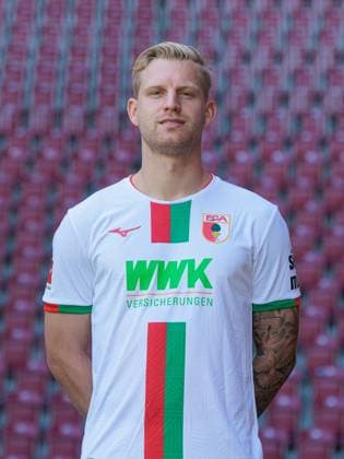 Arne Maier FC Augsburg 1 BL, portrait date 2023 2024