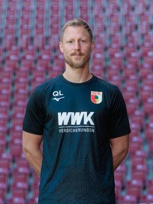 Quirin Löppert FC Augsburg 1 BL, portrait date 2023 2024