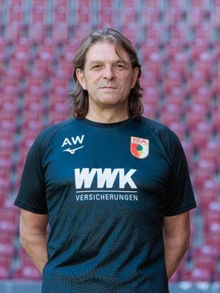 Dr Andreas Weigel FC Augsburg 1 BL, portrait date 2023 2024