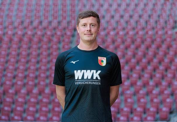 Nikolas Guschl FC Augsburg 1 BL, portrait date 2023 2024
