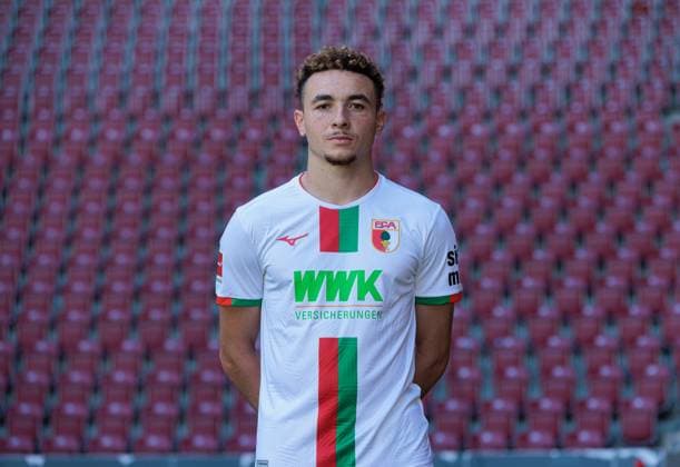 Ruben Vargas FC Augsburg 1 BL, port date 2023 2024
