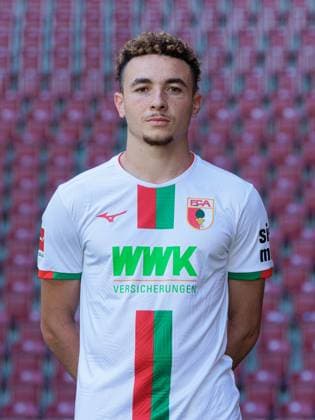 Ruben Vargas FC Augsburg 1 BL, port date 2023 2024