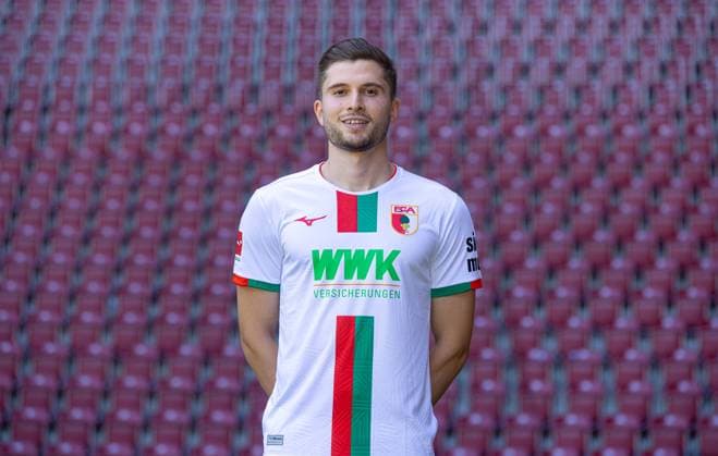 Elvis Rexhbecaj FC Augsburg 1 BL, portrait date 2023 2024