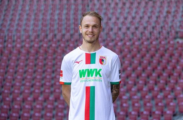 Irvin Cardona FC Augsburg 1 BL, portrait date 2023 2024