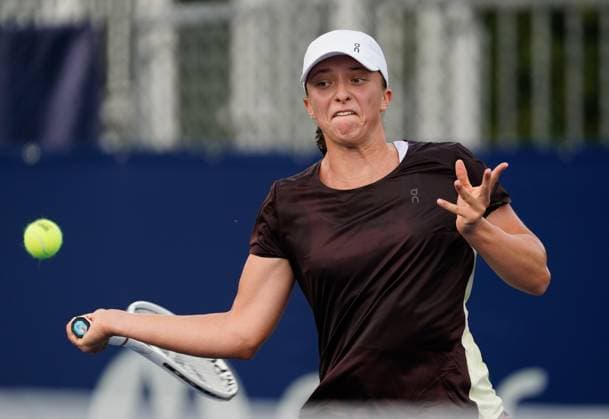 August 4, 2023, Montreal, Quebec, Canada: National Bank Open at IGA Stadium ,Montreal,Quebec,Canada on August-04-2023.Iga swiatek from poland during training at the WTA, Tennis Damen 1000 series national bank open tournament. Montreal Canada - ZUMAl128 20230804_zap_l128_010 Copyright: xPatricexLapointex