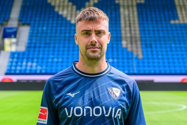 Philipp Foerster VfL Bochum 1 BL, portrait date 2023 2024 Bochum Vonovia Ruhrstadion North Rhine Westphalia Germany Team2