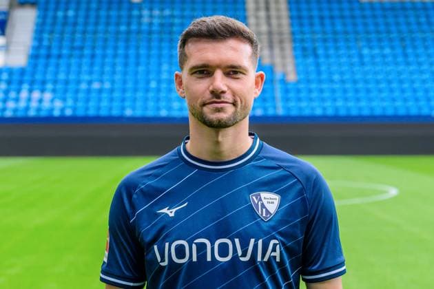 Kevin Stoeger VfL Bochum 1 BL, portrait date 2023 2024 Bochum Vonovia Ruhrstadion North Rhine Westphalia Germany Team2