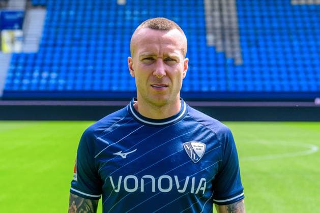 Jacek Goralski VfL Bochum 1 BL, portrait date 2023 2024 Bochum Vonovia Ruhrstadion North Rhine Westphalia Germany Team2