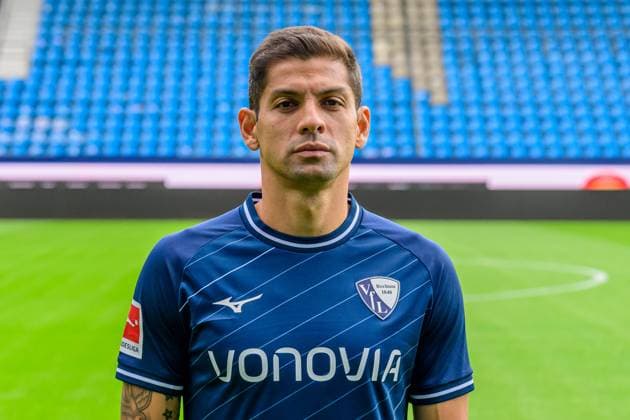Cristian Gamboa VfL Bochum 1 BL, portrait date 2023 2024 Bochum Vonovia Ruhrstadion North Rhine Westphalia Germany Team2