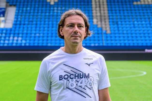 Sascha Zivanovic Physiotherapist VfL Bochum VfL Bochum 1 BL, Porträttermin 2023 2024 Bochum Vonovia Ruhrstadion North Rhine Westphalia Germany Team2