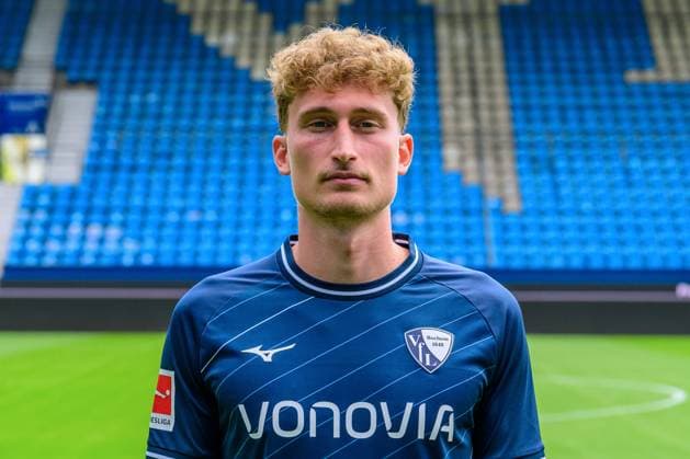 Patrick Osterhage VfL Bochum 1 BL, portrait date 2023 2024 Bochum Vonovia Ruhrstadion North Rhine Westphalia Germany Team2
