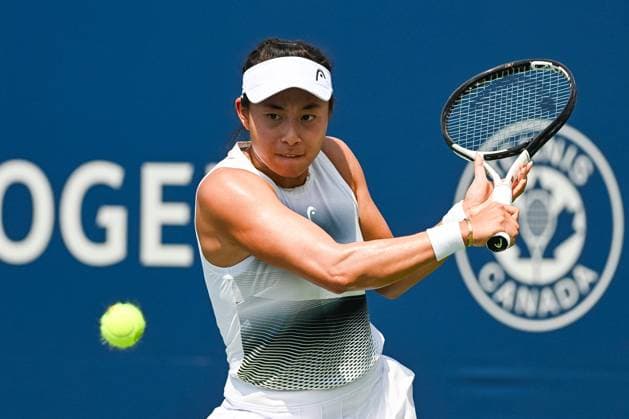 MONTREAL, QC - AUGUST 05: Carol Zhao (CAN) returns the ball during the qualifying round match at WTA, Tennis Damen National Bank Open on August 05, 2023 at IGA Stadium in Montreal, QC (Photo by David Kirouac Icon Sportswire) TENNIS: AUG 05 National Bank Open EDITORIAL USE ONLY Icon230805028