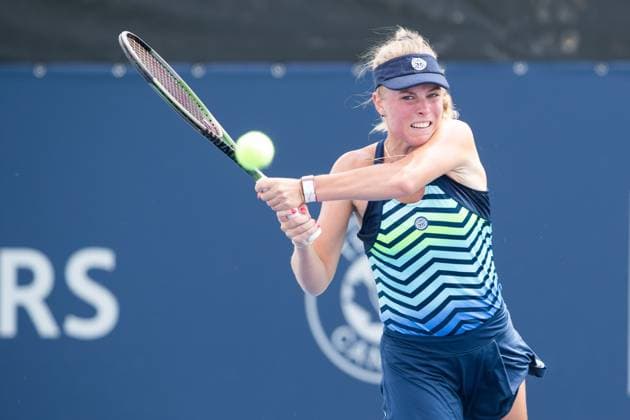 August 05, 2023: Magdalena Frech of Poland hits a backhand shot during the WTA, Tennis Damen National Bank Open qualifying round match at IGA Stadium in Montreal, Quebec. CSM Montreal Canada - ZUMAc04_ 20230805_zma_c04_035 Copyright: xDanielxLeax