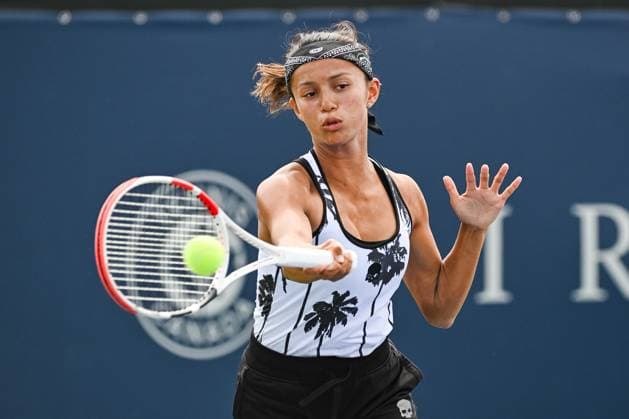 MONTREAL, QC - AUGUST 05: Bianca Fernandez (CAN) returns the ball during the qualifying round match at WTA, Tennis Damen National Bank Open on August 05, 2023 at IGA Stadium in Montreal, QC (Photo by David Kirouac Icon Sportswire) TENNIS: AUG 05 National Bank Open EDITORIAL USE ONLY Icon230805061