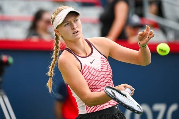 MONTREAL, QC - AUGUST 05: Elvina Kalieva (USA) returns the ball during the qualifying round match at WTA, Tennis Damen National Bank Open on August 05, 2023 at IGA Stadium in Montreal, QC (Photo by David Kirouac Icon Sportswire) TENNIS: AUG 05 National Bank Open EDITORIAL USE ONLY Icon230805073
