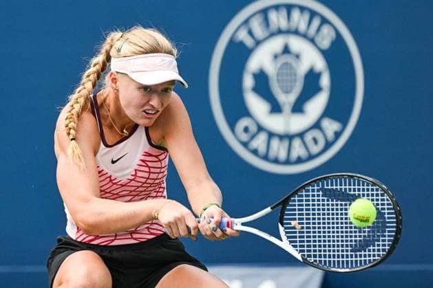 MONTREAL, QC - AUGUST 05: Elvina Kalieva (USA) returns the ball during the qualifying round match at WTA, Tennis Damen National Bank Open on August 05, 2023 at IGA Stadium in Montreal, QC (Photo by David Kirouac Icon Sportswire) TENNIS: AUG 05 National Bank Open EDITORIAL USE ONLY Icon230805089