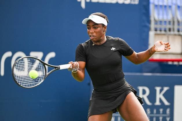 MONTREAL, QC - AUGUST 05: Sachia Vickery (USA) returns the ball during the qualifying round match at WTA, Tennis Damen National Bank Open on August 05, 2023 at IGA Stadium in Montreal, QC (Photo by David Kirouac Icon Sportswire) TENNIS: AUG 05 National Bank Open EDITORIAL USE ONLY Icon230805112