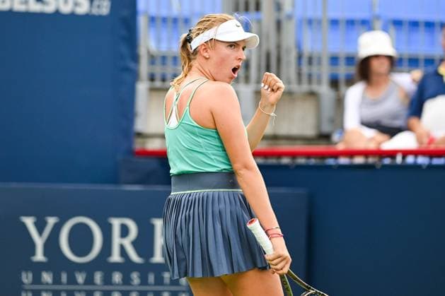 MONTREAL, QC - AUGUST 05: Linda Fruhvirtova (CZE) shows pride after scoring a point during the qualifying round match at WTA, Tennis Damen National Bank Open on August 05, 2023 at IGA Stadium in Montreal, QC (Photo by David Kirouac Icon Sportswire) TENNIS: AUG 05 National Bank Open EDITORIAL USE ONLY Icon230805120