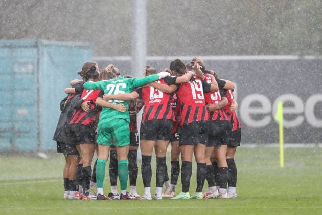 Eintracht Frankfurt players, before the match, GER, Eintracht Frankfurt vs 1 FC Nuernberg, 1 Frauen Bundesliga, Testspiel, Spielzeit 2023 24, 06 08 2023, GER, Eintracht Frankfurt vs 1 FC Nuernberg, 1 Frauen Bundesliga, Testspiel, Spielzeit 2023 24, Frankfurt Copyright: xEibner-Pressefoto UlrichxScherbaumx EP_USM