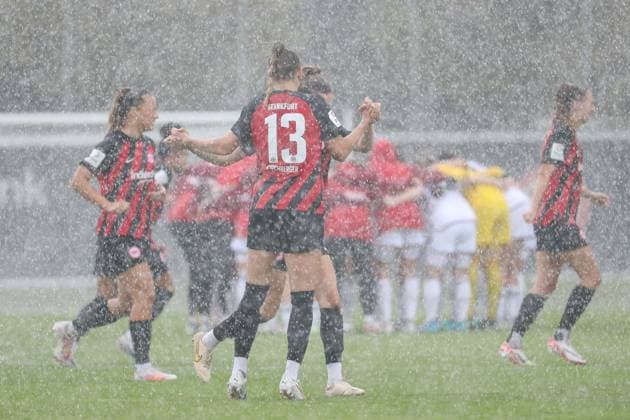 Eintracht Frankfurt players, before the match, GER, Eintracht Frankfurt vs 1 FC Nuernberg, 1 Frauen Bundesliga, Testspiel, Spielzeit 2023 24, 06 08 2023, GER, Eintracht Frankfurt vs 1 FC Nuernberg, 1 Frauen Bundesliga, Testspiel, Spielzeit 2023 24, Frankfurt Copyright: xEibner-Pressefoto UlrichxScherbaumx EP_USM