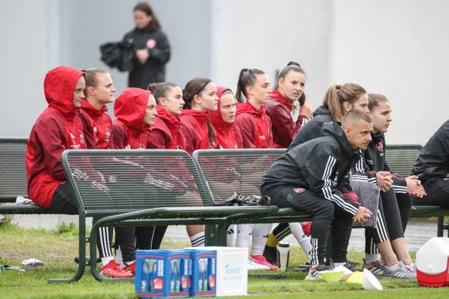 the bench of 1 FC Nuernberg GER, Eintracht Frankfurt vs 1 FC Nuernberg, 1 Frauen Bundesliga, Testspiel, Spielzeit 2023 24, 06 08 2023, GER, Eintracht Frankfurt vs 1 FC Nuernberg, 1 Frauen Bundesliga, Testspiel, Spielzeit 2023 24, Frankfurt Copyright: xEibner-Pressefoto UlrichxScherbaumx EP_USM