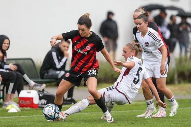Barbara Dunst Eintracht Frankfurt, 28 , Alina Malbeck 1 FC Nuernberg, 5 , GER, Eintracht Frankfurt vs 1 FC Nuernberg, 1 Women Bundesliga, Test Match, Season 2023 24, 06 08 2023, GER, Eintracht Frankfurt vs 1 FC Nuernberg, 1 Women Bundesliga, Test Match, Season 2023 24, Frankfurt Copyright: xEibner-Pressefoto UlrichxScherbaumx EP_USM