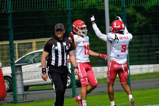 06 08 2023 xkhx Paderborn Hermann Löns Stadion American Football GFL 2023 AFC Paderborn Dolphins vs Potsdam Royals Jared Wolfe 15, Potsdam Royals and Brandon Polk 3, Potsdam Royals.