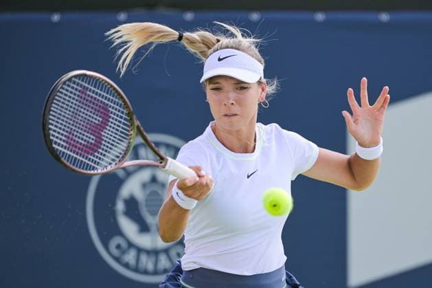 MONTREAL, QC - AUGUST 06: Katie Boulter (GBR) returns the ball during a qualifying round match at WTA, Tennis Damen National Bank Open on August 06, 2023 at IGA Stadium in Montreal, QC (Photo by David Kirouac Icon Sportswire) TENNIS: AUG 06 National Bank Open EDITORIAL USE ONLY Icon230806083