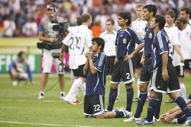 World Cup 2006-Quarter final, Germany vs Argentina Argentina s Lucho Gonzales pray during the penalty session during the FIFA World Cup, WM, Weltmeisterschaft, Fussball 2006, quarter final, Germany vs Argentina, in Berlin, Germany, on June 30, 2006. The game ended in draw 1-1 and Germany won (4-2) in a penalty-kick shootout. Photo by Christian Liewig ABACAPRESS.COM Berlin Germany  Copyright: xLiewigxChristian ABACAx 101125_20 LiewigxChristian ABACAx 101125_20