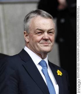 Football, England, Bolton Wanderers mourn chairman Phil Gartside