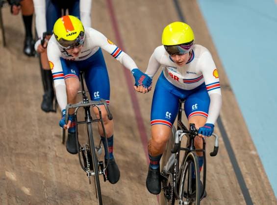 Bilder des Jahres 2023, Sport 08 August Sport Themen der Woche KW32 Sport Bilder des Tages Mandatory Credit: Photo by Stuart Wallace Shutterstock (14042421ae) Neah Evans (GBR) slingshots her partner Elinor Barker (GBR) during the Women Elite Madison at the Sir Chris Hoy Velodrome. Elinor Barker & Neah Evans (GBR) won gold medals with a total of 28 points. UCI Cycling World Championships, Day Four, Cycling, Glasgow, UK - 07 Aug 2023 UCI Cycling World Championships, Day Four, Cycling, Glasgow, UK - 07 Aug 2023  Copyright: xStuartxWallace Shutterstockx 14042421ae