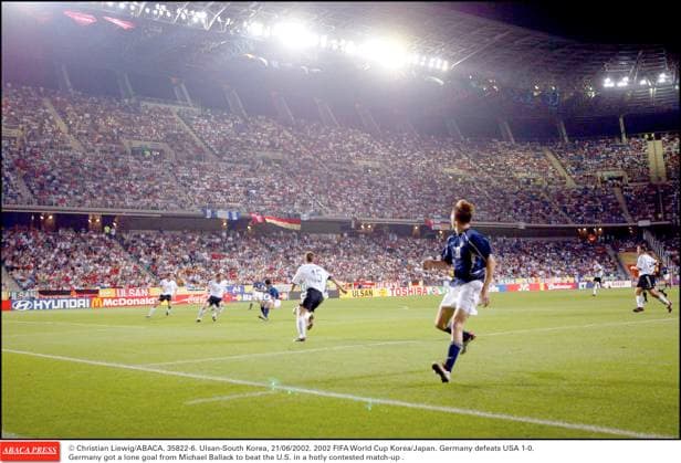 35822 06 Christian Liewig ABACA. 35822-6. Ulsan-South Korea, 21 06 2002. 2002 FIFA World Cup, WM, Weltmeisterschaft, Fussball Korea Japan. Germany defeats USA 1-0. Germany got a lone goal from Michael Ballack to beat the U.S. in a hotly contested match-up .  Copyright: xHahn-Liewig ABACAx 35822_06 Hahn-Liewig ABACAx 35822_06