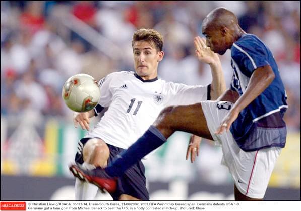 35822 14 Christian Liewig ABACA. 35822-14. Ulsan-South Korea, 21 06 2002. 2002 FIFA World Cup, WM, Weltmeisterschaft, Fussball Korea Japan. Germany defeats USA 1-0. Germany got a lone goal from Michael Ballack to beat the U.S. in a hotly contested match-up . Pictured: Klose  Copyright: xHahn-Liewig ABACAx 35822_14 Hahn-Liewig ABACAx 35822_14