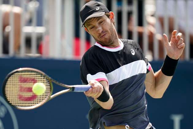 August 8, 2023, Toronto, Ontario, Canada: NICOLAS JARRY returns the ball to Ugo Humbert at The National Bank Open ATP, Tennis Herren tournament in Toronto Toronto Canada - ZUMAm215 20230808_zip_m215_012 Copyright: xArlynxMcAdoreyx