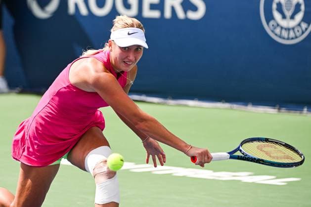 MONTREAL, QC - AUGUST 08: Anastasia Potapova returns the ball during a first round match at WTA, Tennis Damen National Bank Open on August 08, 2023 at IGA Stadium in Montreal, QC (Photo by David Kirouac Icon Sportswire) TENNIS: AUG 08 National Bank Open EDITORIAL USE ONLY Icon230808053
