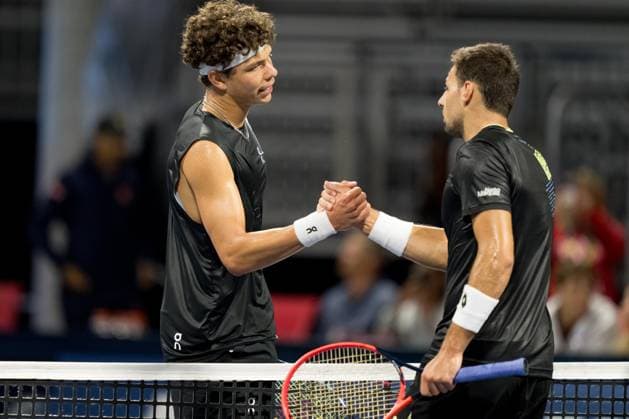 TORONTO, ON - AUGUST 08: Ben Shelton of the United States shakes hands with Bernabe Zapata Miralles of Spain after their first round match of the National Bank Open, part of the Hologic ATP, Tennis Herren Tour, at Sobeys Stadium on August 8, 2023 in Toronto, Canada. (Photo by Julian Avram Icon Sportswire) TENNIS: AUG 08 National Bank Open EDITORIAL USE ONLY Icon2308084418