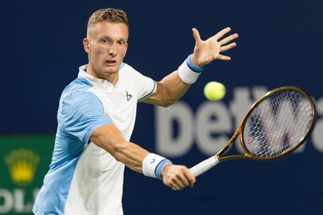 TORONTO, ON - AUGUST 08: Jiri Lehecka of Czechia hits a shot during his second round match of the National Bank Open, part of the Hologic ATP, Tennis Herren Tour, at Sobeys Stadium on August 8, 2023 in Toronto, Canada. (Photo by Julian Avram Icon Sportswire) TENNIS: AUG 08 National Bank Open EDITORIAL USE ONLY Icon2308084432